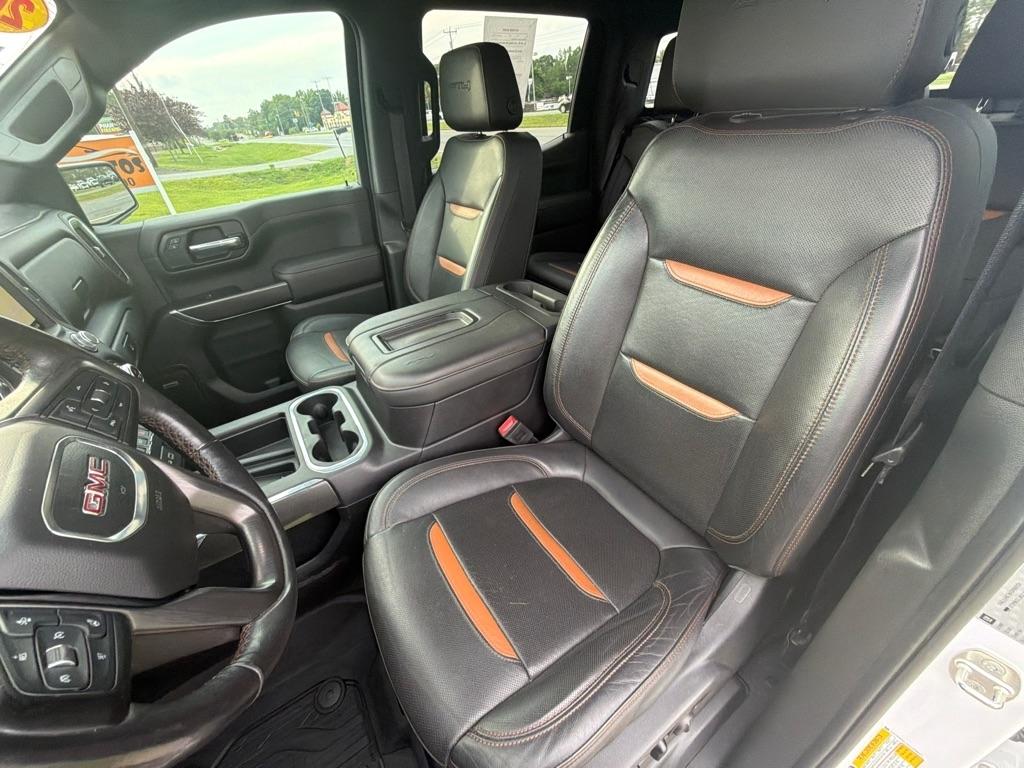 GMC Sierra 1500 4WD Crew Cab 147" AT4 2019