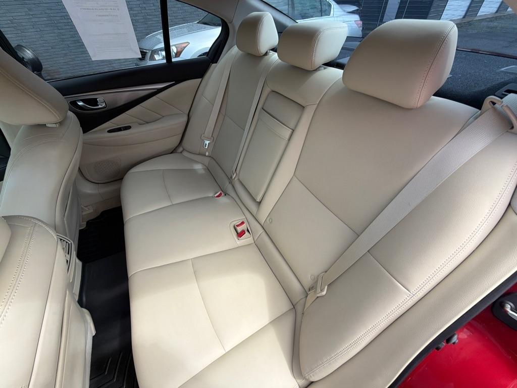 Infiniti Q50 4dr Sdn Premium RWD 2015