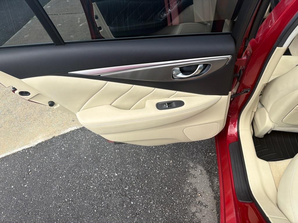 Infiniti Q50 4dr Sdn Premium RWD 2015