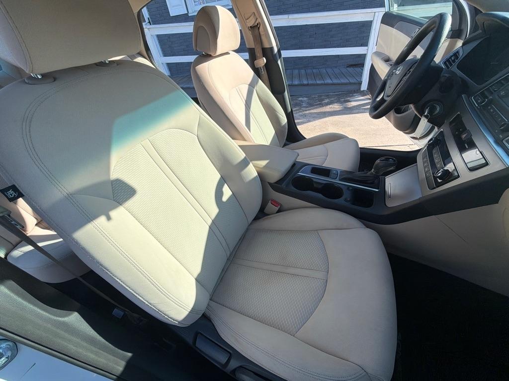 Hyundai Sonata 4dr Sdn 2.4L SE PZEV 2015