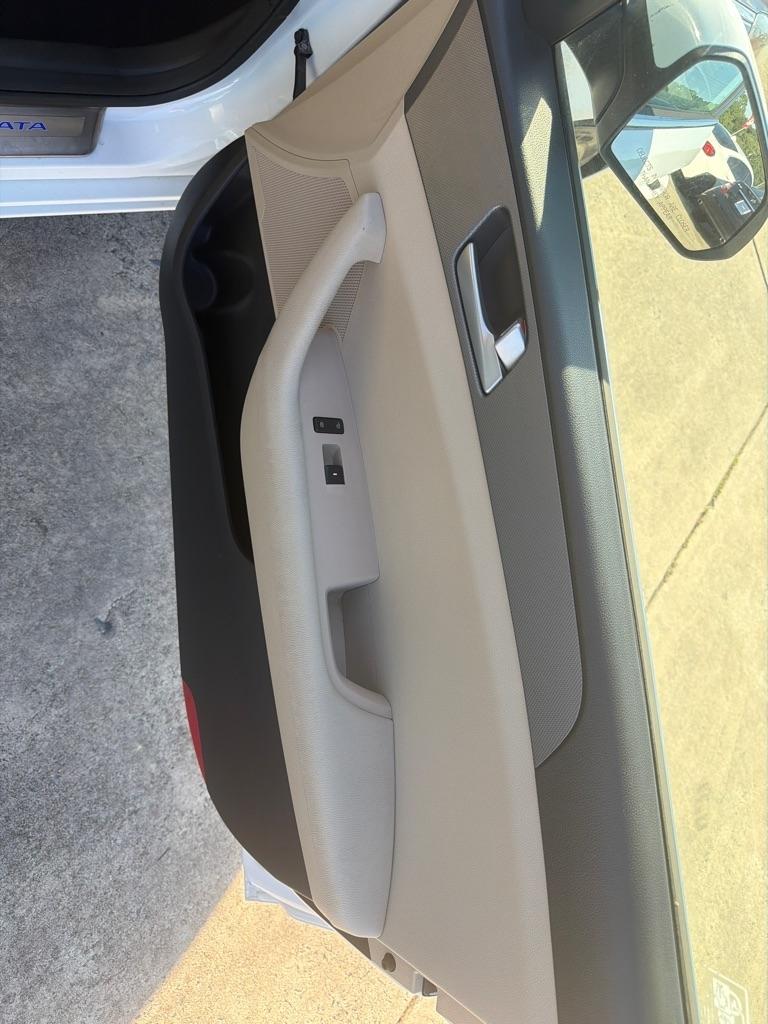 Hyundai Sonata 4dr Sdn 2.4L SE PZEV 2015