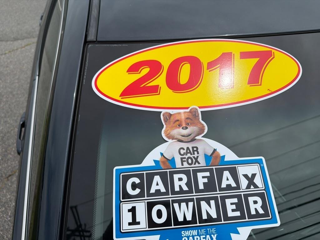 Toyota Camry XLE Auto (Natl) 2017