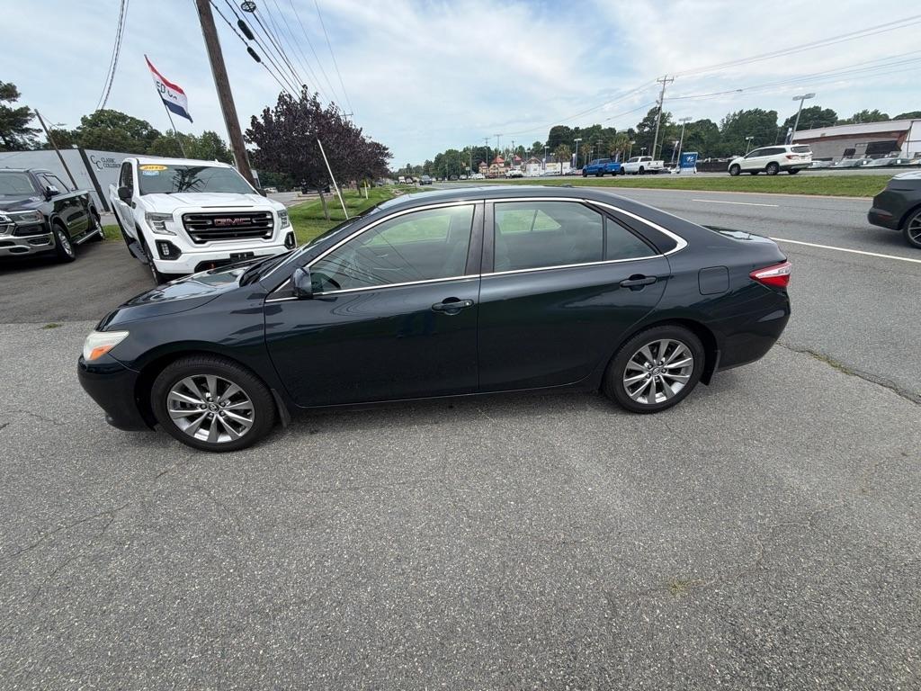 Toyota Camry XLE Auto (Natl) 2017