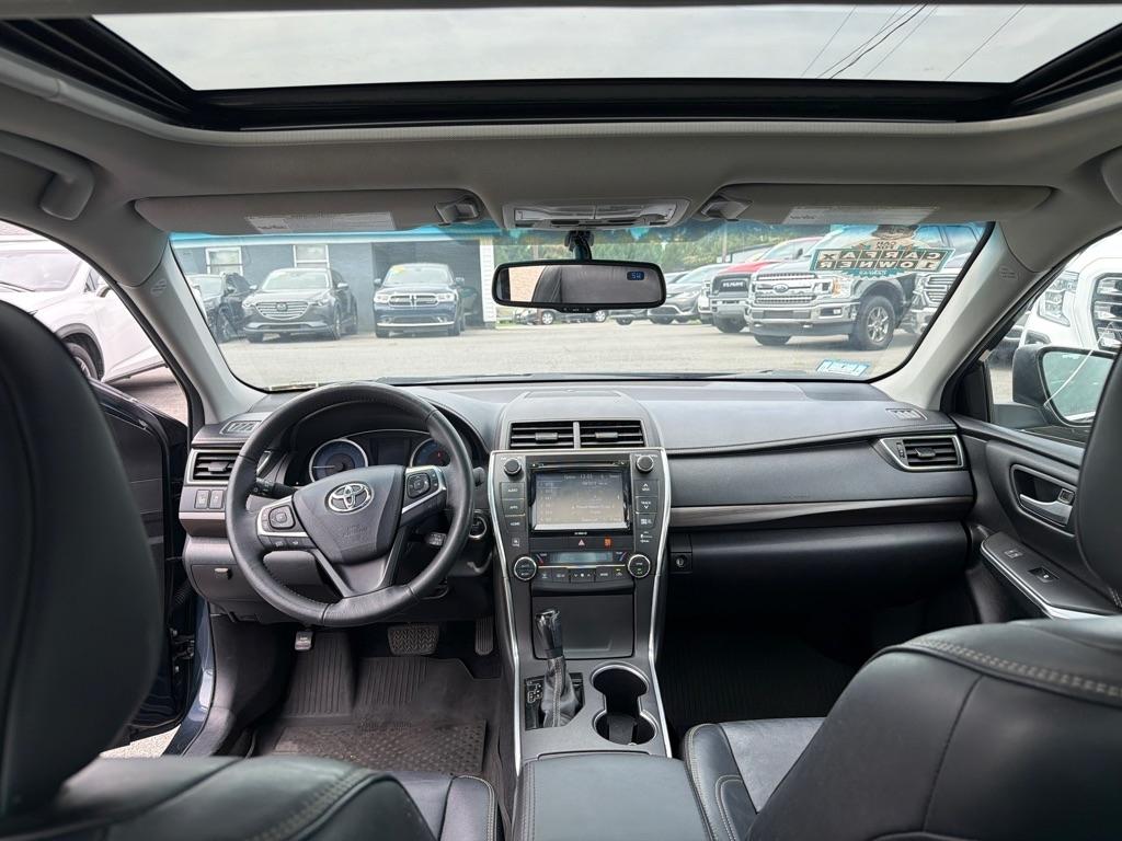 Toyota Camry XLE Auto (Natl) 2017