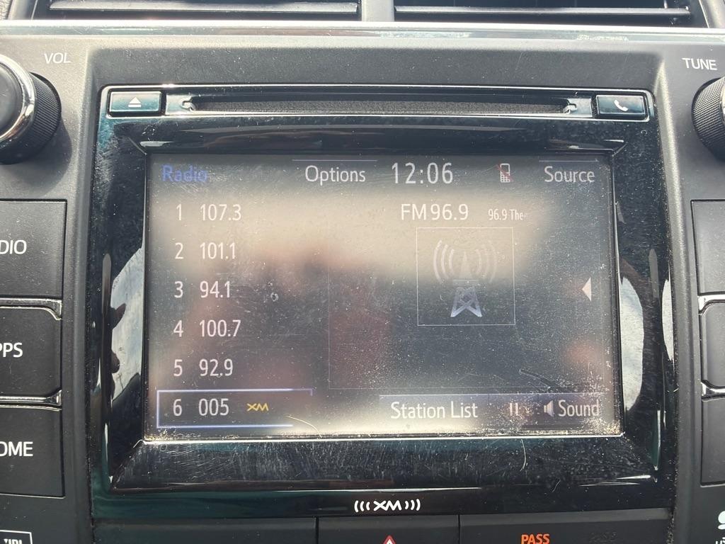 Toyota Camry XLE Auto (Natl) 2017