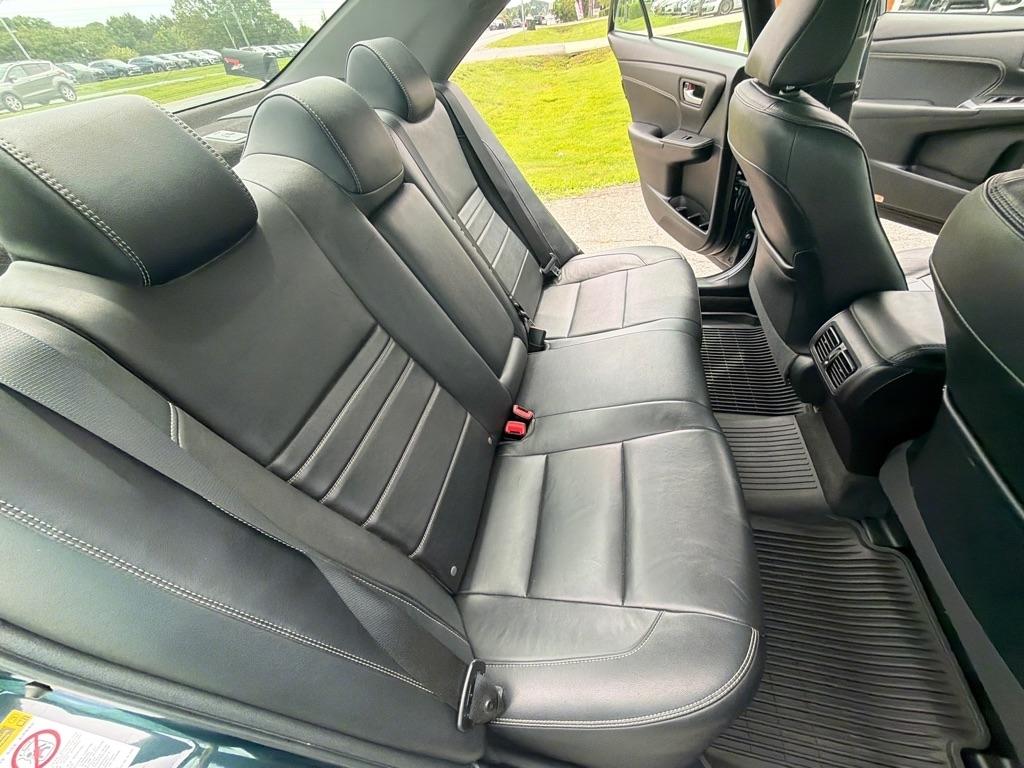 Toyota Camry XLE Auto (Natl) 2017