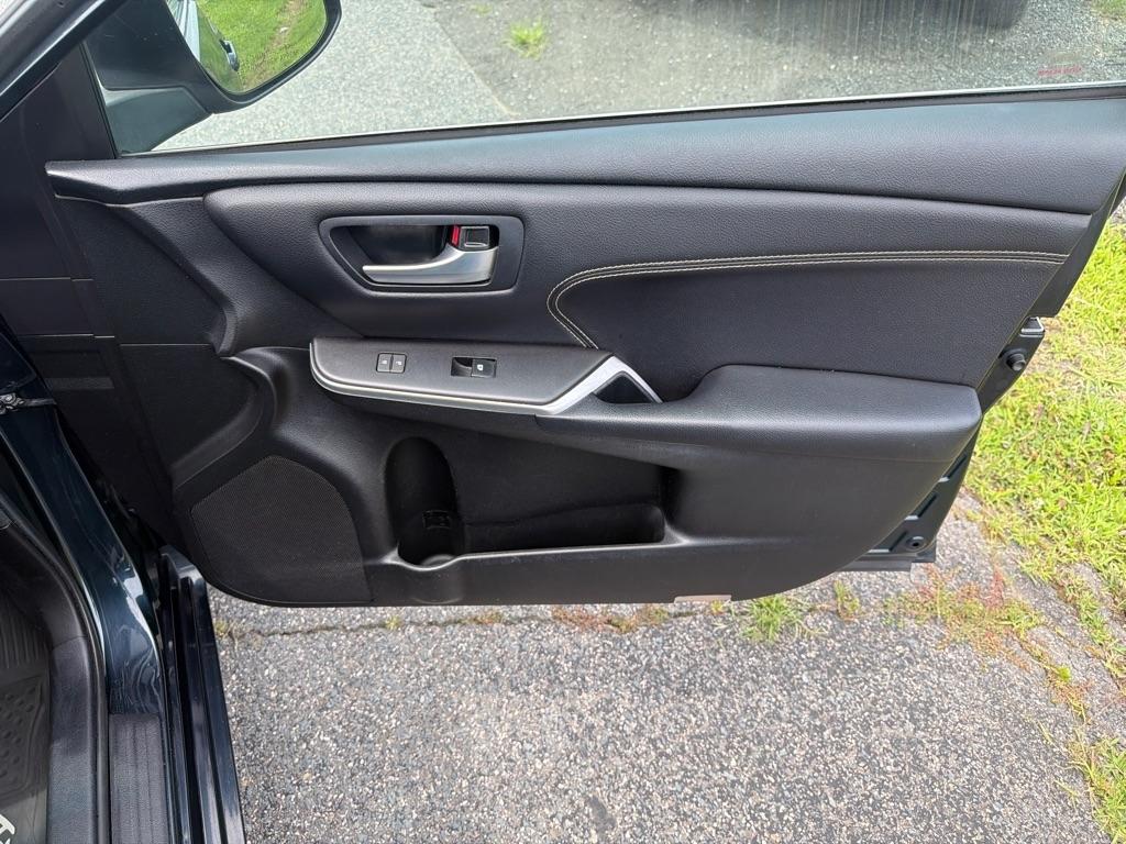 Toyota Camry XLE Auto (Natl) 2017
