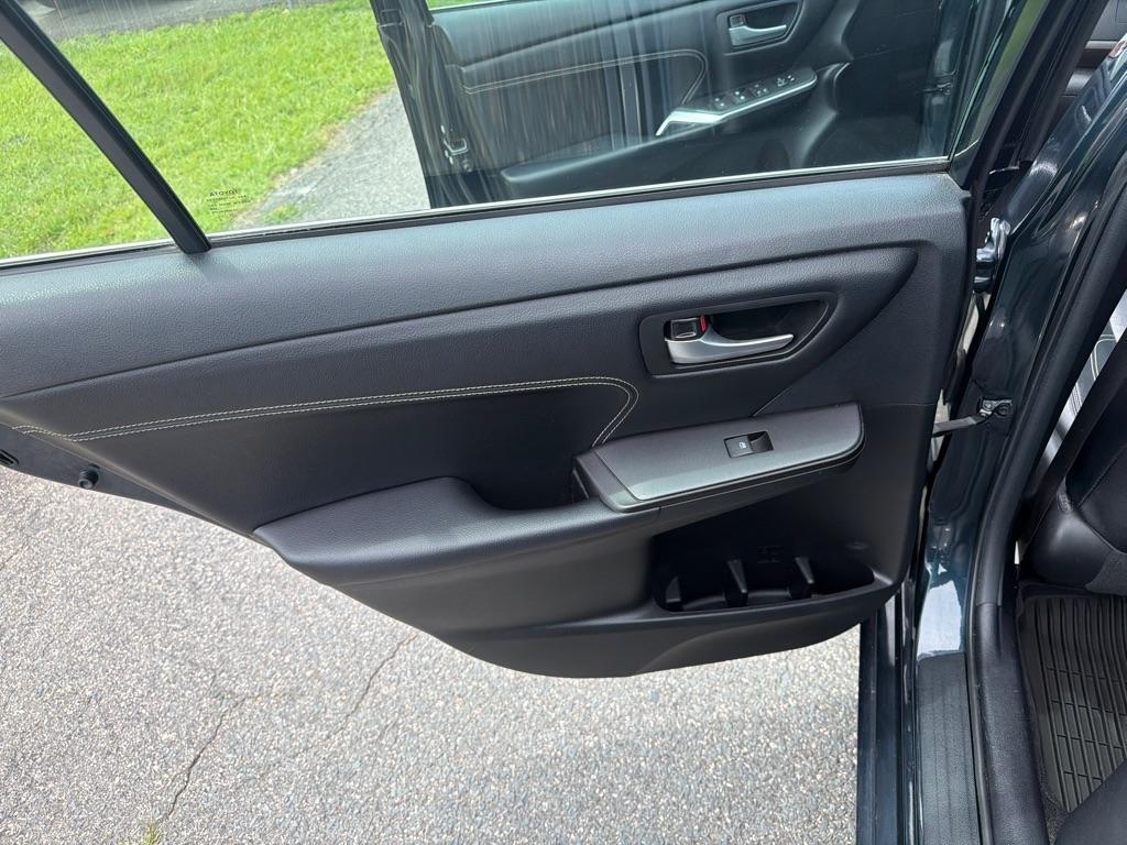 Toyota Camry XLE Auto (Natl) 2017