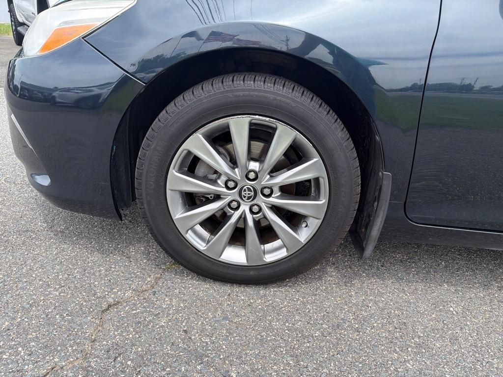 Toyota Camry XLE Auto (Natl) 2017