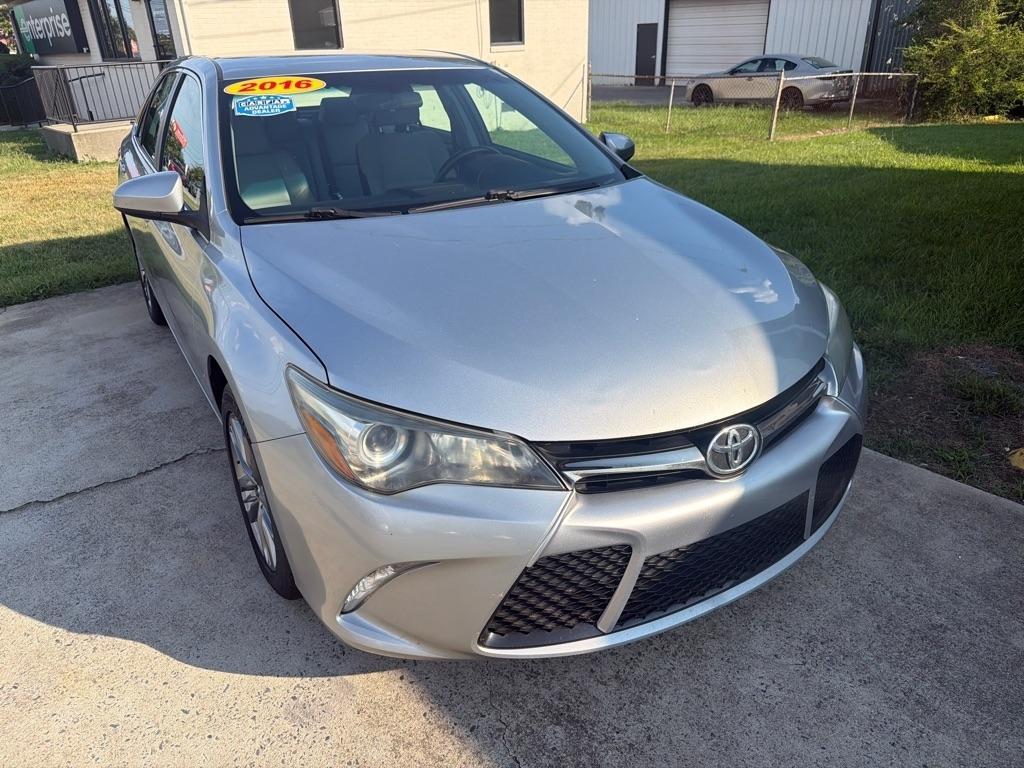 Toyota Camry 4dr Sdn I4 Auto SE w/Special Edition Pkg (Natl) 2016