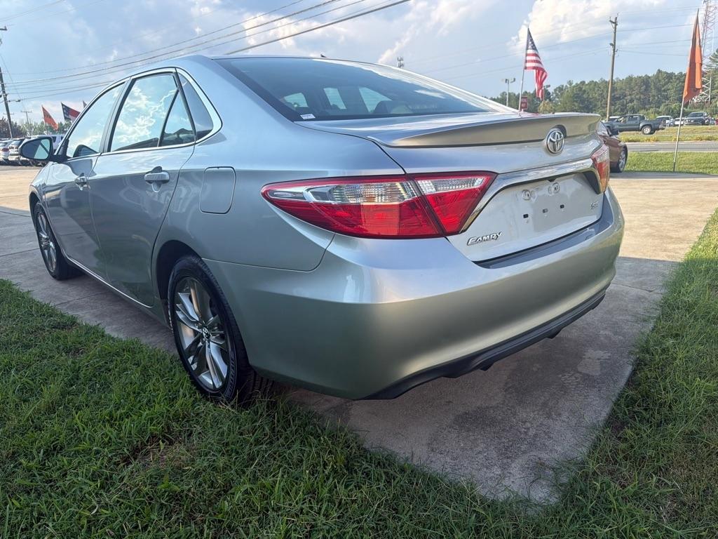 Toyota Camry 4dr Sdn I4 Auto SE w/Special Edition Pkg (Natl) 2016