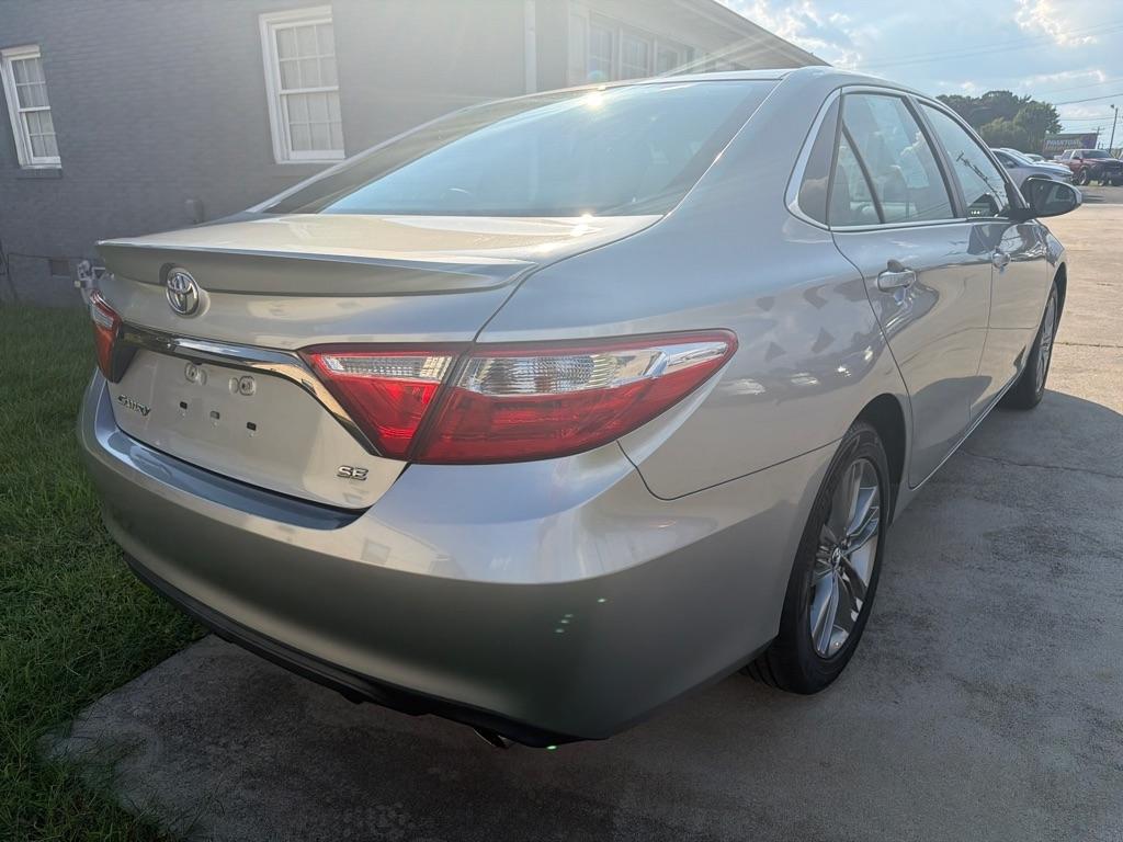 Toyota Camry 4dr Sdn I4 Auto SE w/Special Edition Pkg (Natl) 2016
