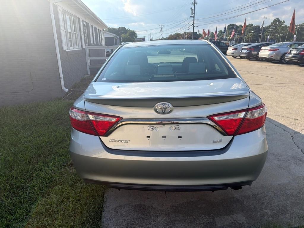 Toyota Camry 4dr Sdn I4 Auto SE w/Special Edition Pkg (Natl) 2016