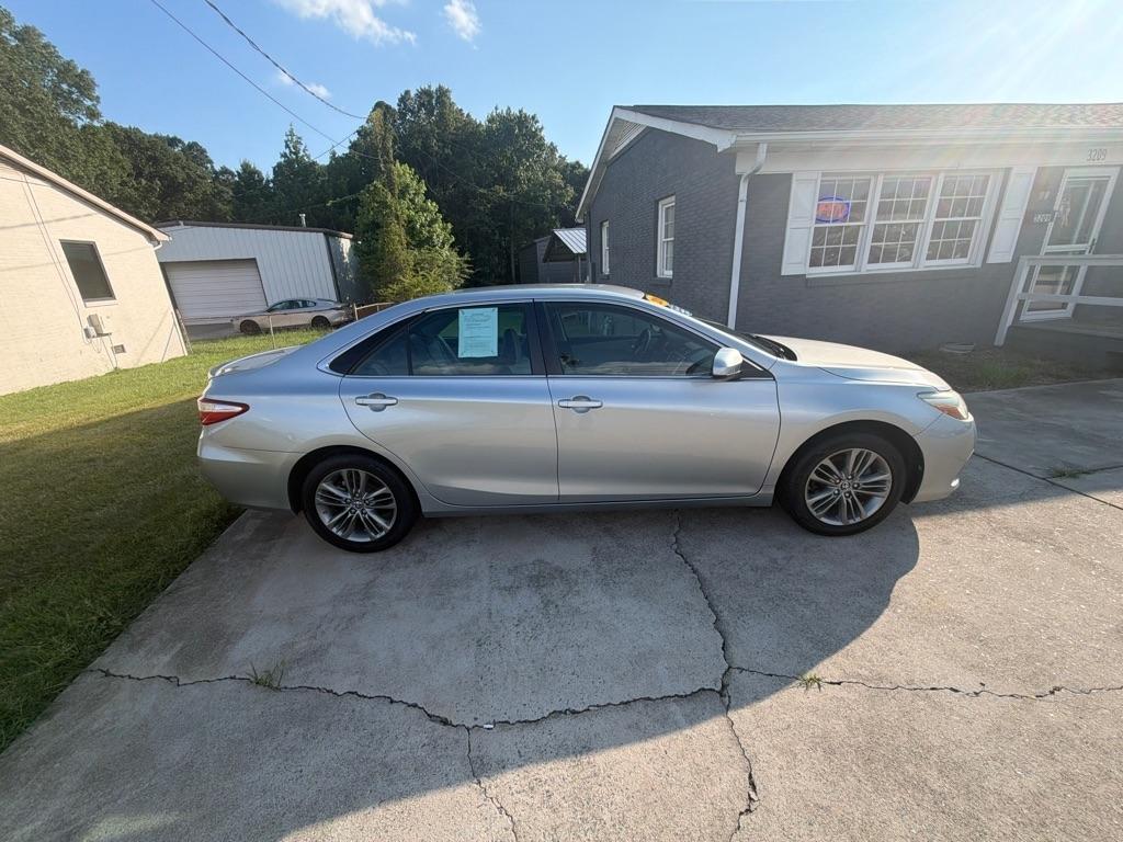 Toyota Camry 4dr Sdn I4 Auto SE w/Special Edition Pkg (Natl) 2016