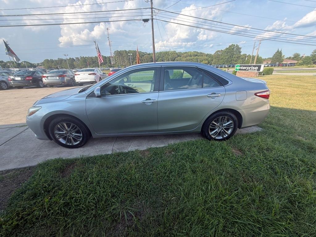 Toyota Camry 4dr Sdn I4 Auto SE w/Special Edition Pkg (Natl) 2016