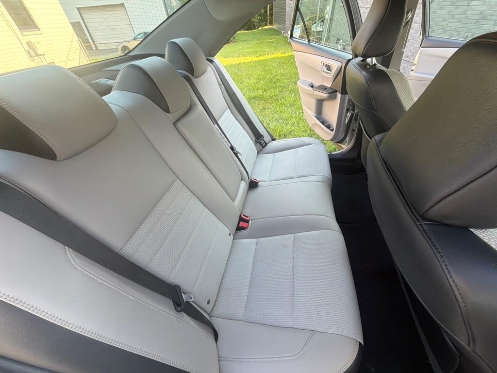 Toyota Camry 4dr Sdn I4 Auto SE w/Special Edition Pkg (Natl) 2016