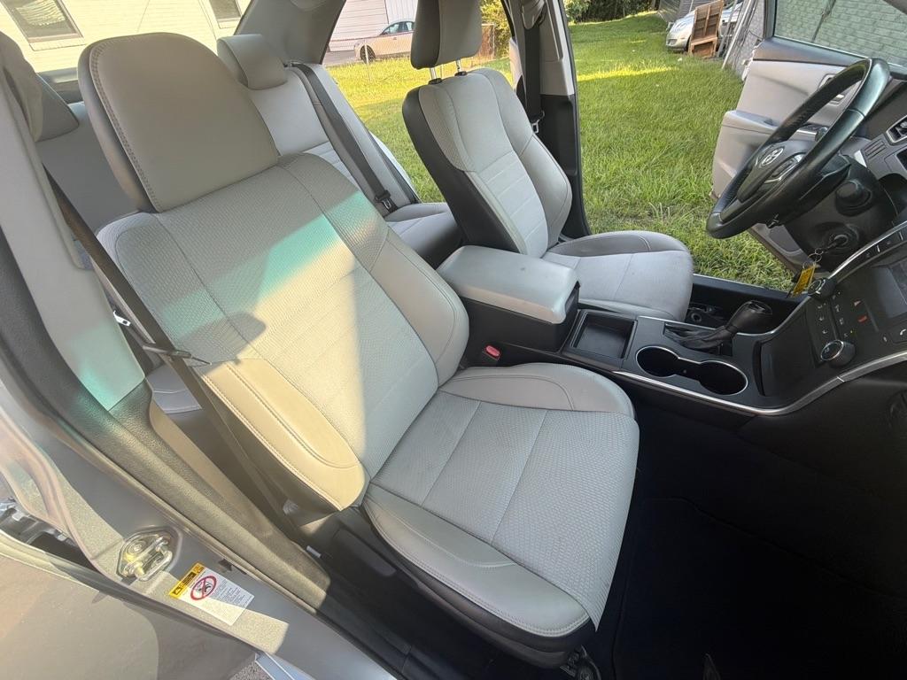 Toyota Camry 4dr Sdn I4 Auto SE w/Special Edition Pkg (Natl) 2016