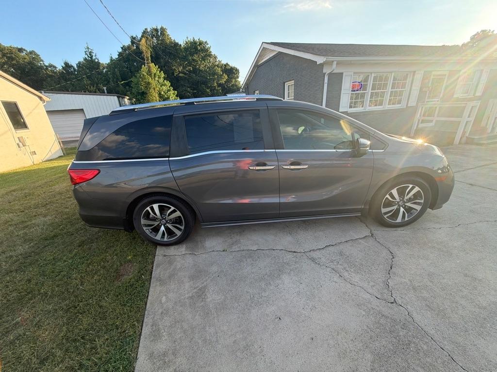 Honda Odyssey Touring Auto 2021