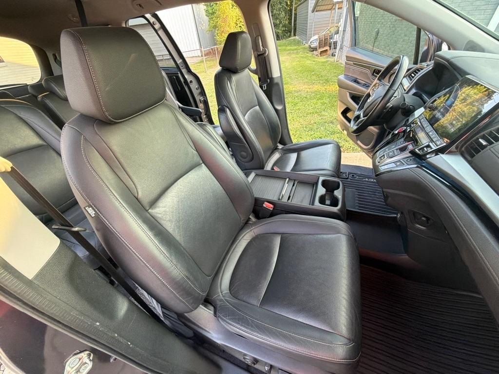 Honda Odyssey Touring Auto 2021