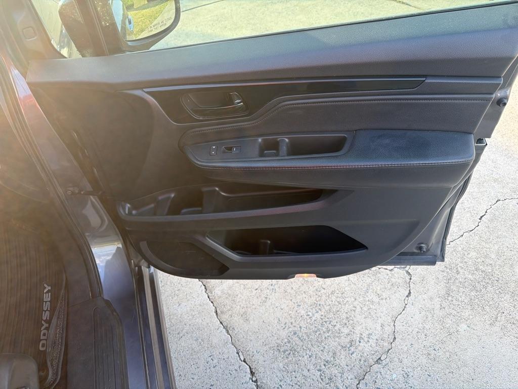 Honda Odyssey Touring Auto 2021