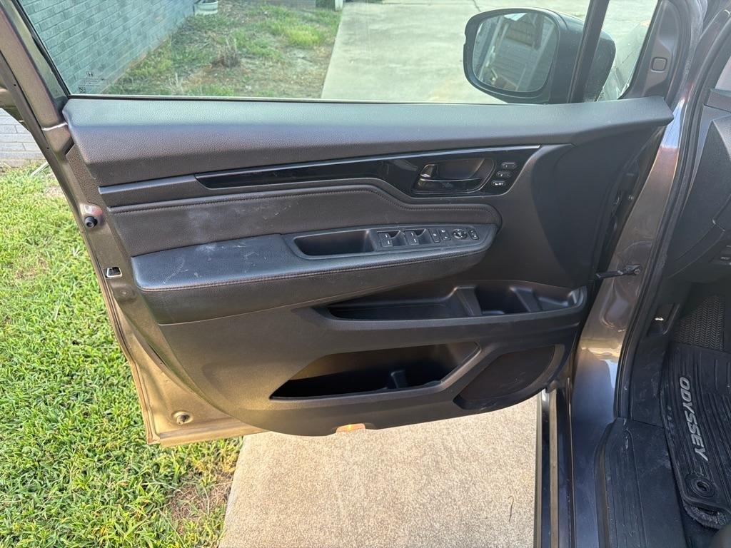 Honda Odyssey Touring Auto 2021