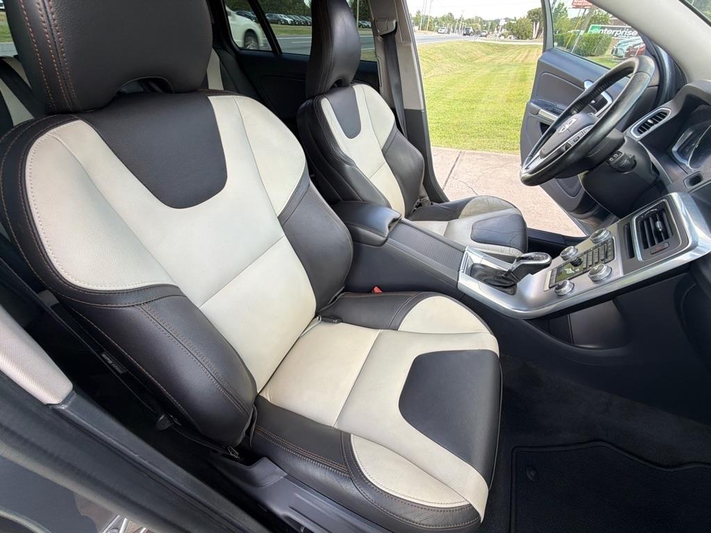 Volvo V60 Cross Country T5 AWD 2017