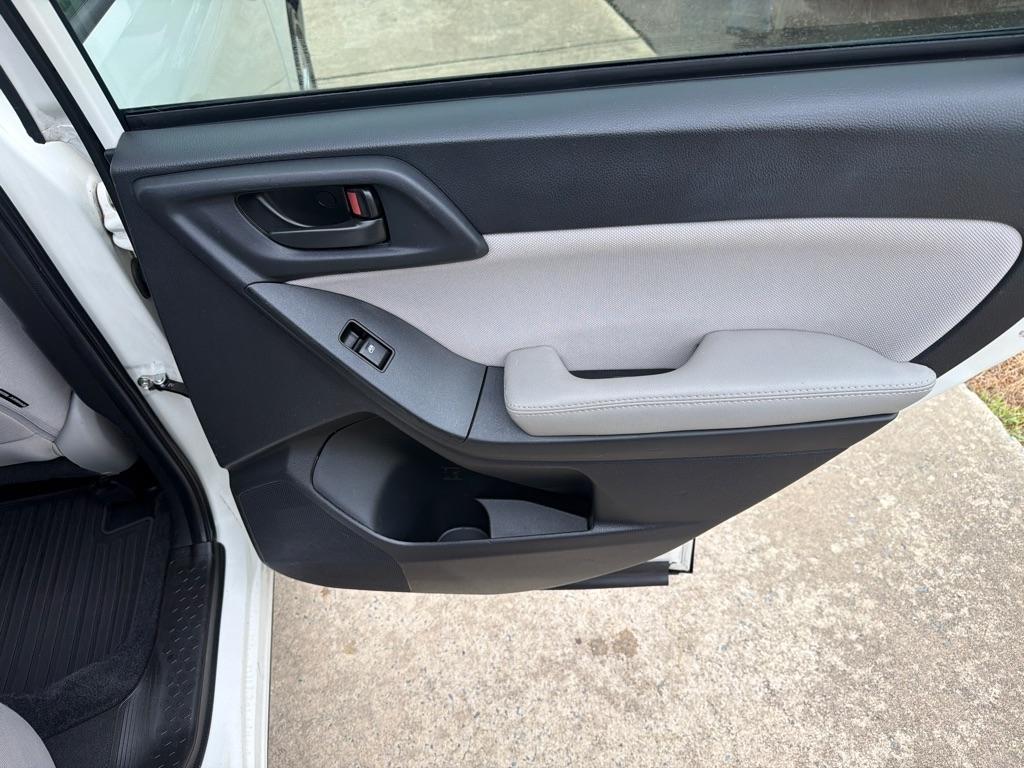 Subaru Forester 4dr CVT 2.5i Premium PZEV 2016