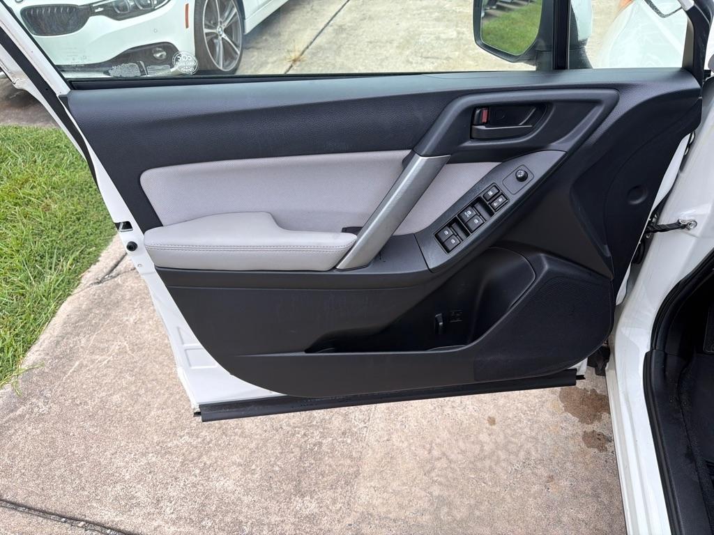 Subaru Forester 4dr CVT 2.5i Premium PZEV 2016