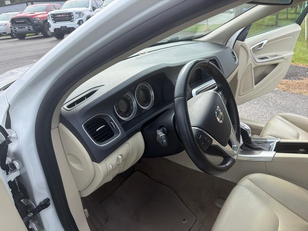 Volvo S60 4dr Sdn T5 FWD 2013