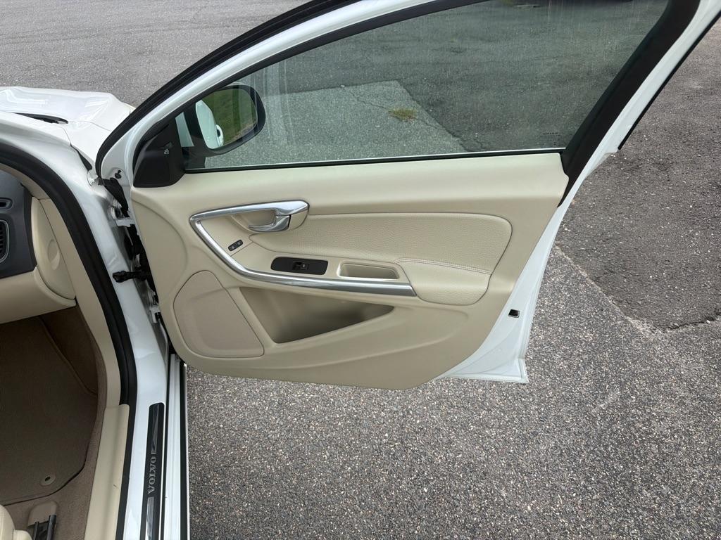 Volvo S60 4dr Sdn T5 FWD 2013