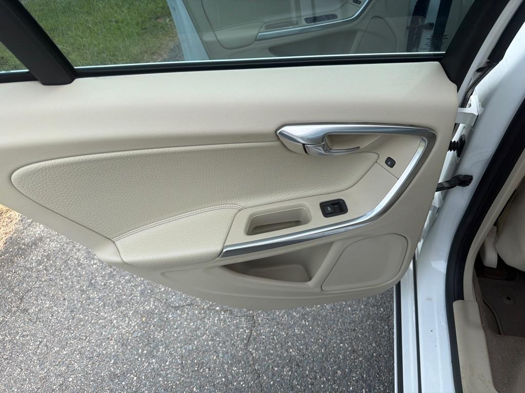 Volvo S60 4dr Sdn T5 FWD 2013