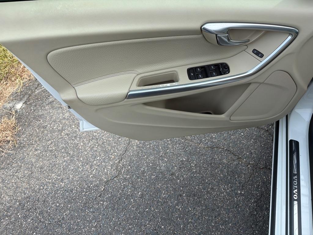 Volvo S60 4dr Sdn T5 FWD 2013