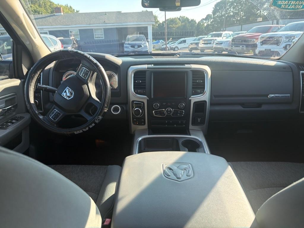 RAM 1500 Big Horn 4x4 Crew Cab 5'7" Box 2017