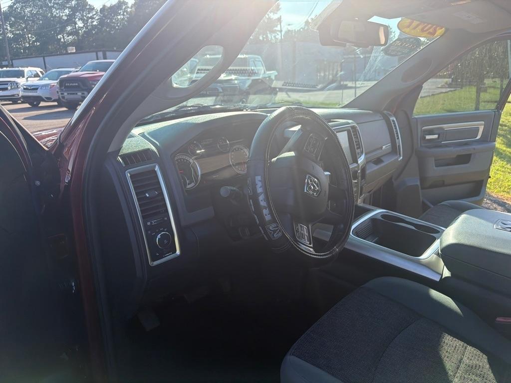 RAM 1500 Big Horn 4x4 Crew Cab 5'7" Box 2017