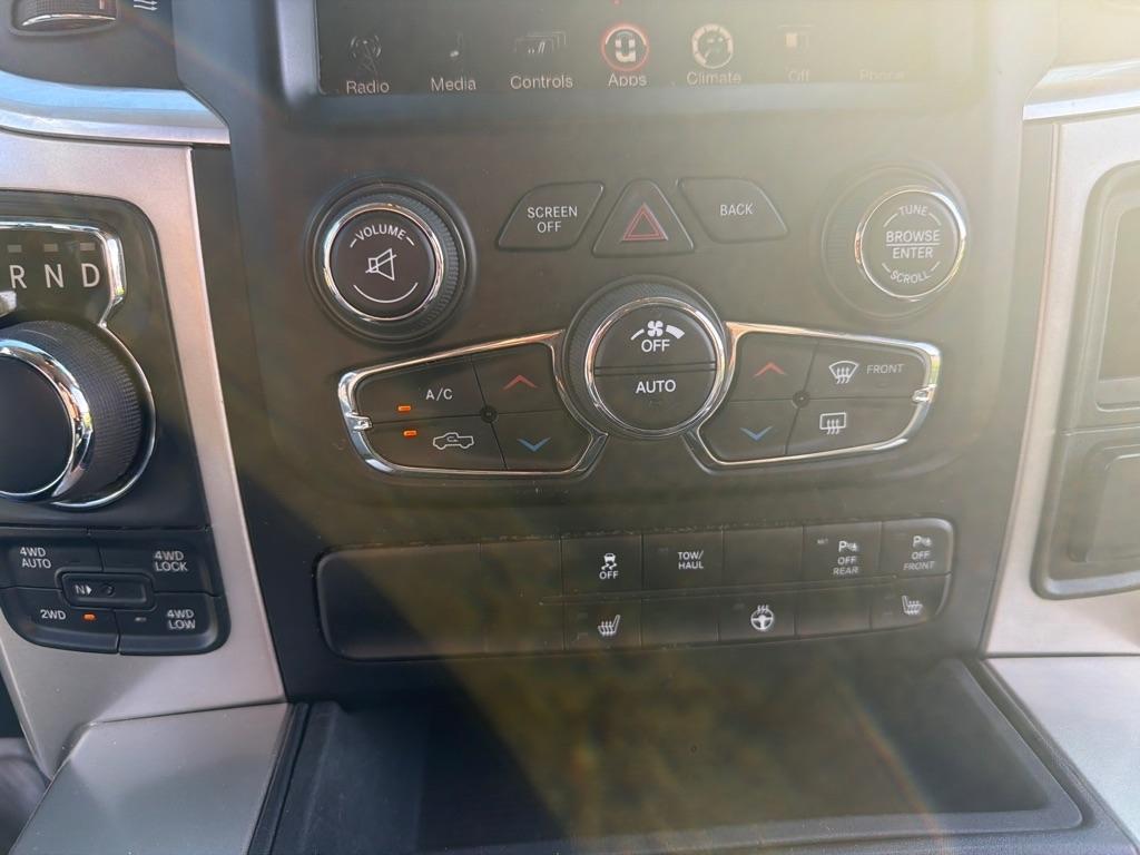RAM 1500 Big Horn 4x4 Crew Cab 5'7" Box 2017