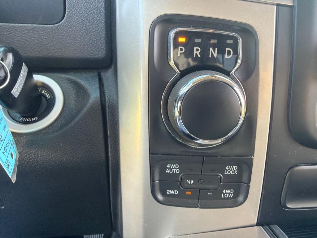 RAM 1500 Big Horn 4x4 Crew Cab 5'7" Box 2017