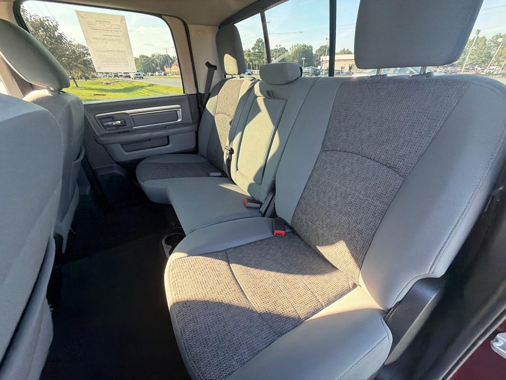 RAM 1500 Big Horn 4x4 Crew Cab 5'7" Box 2017