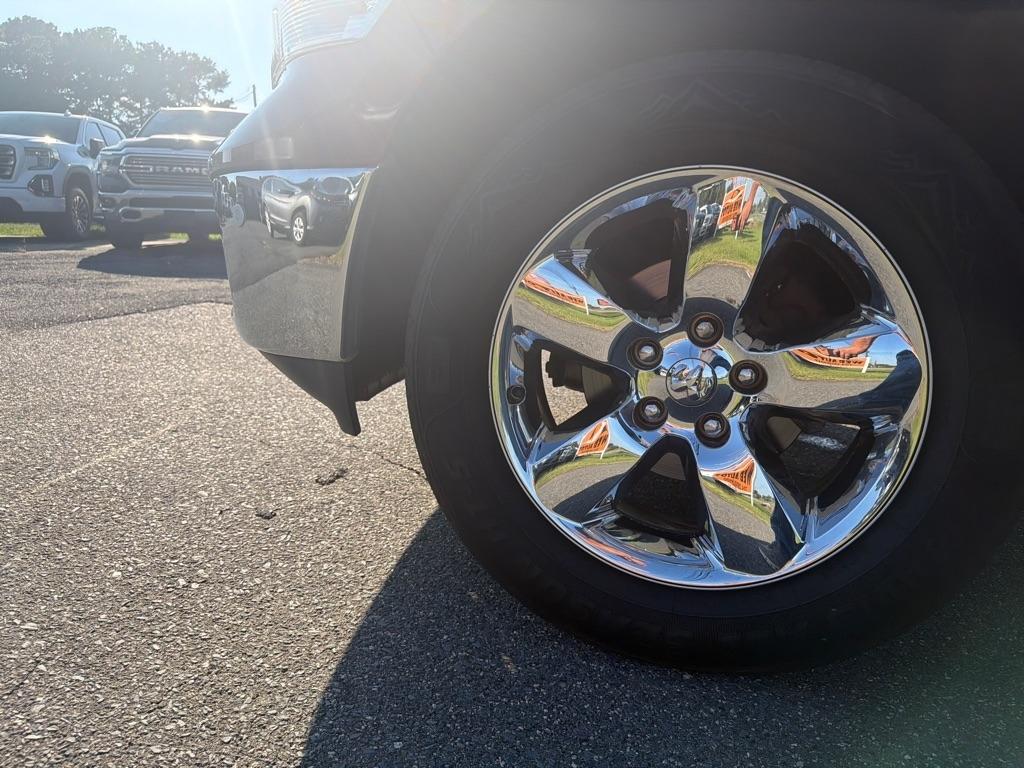 RAM 1500 Big Horn 4x4 Crew Cab 5'7" Box 2017