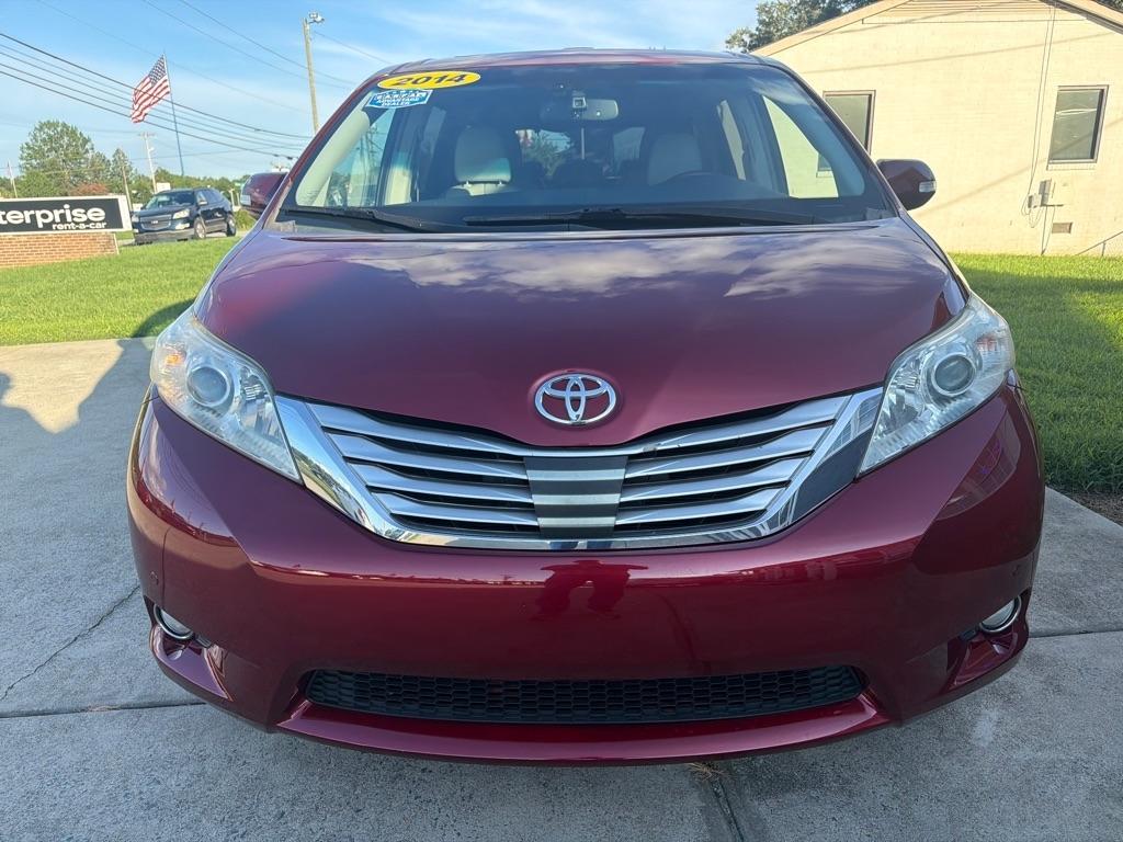 Toyota Sienna 5dr 7-Pass Van V6 XLE AAS FWD (Natl) 2014