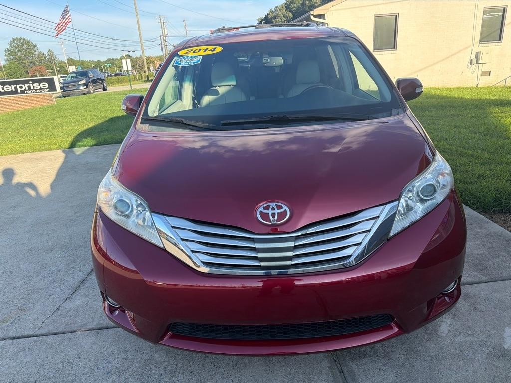 Toyota Sienna 5dr 7-Pass Van V6 XLE AAS FWD (Natl) 2014
