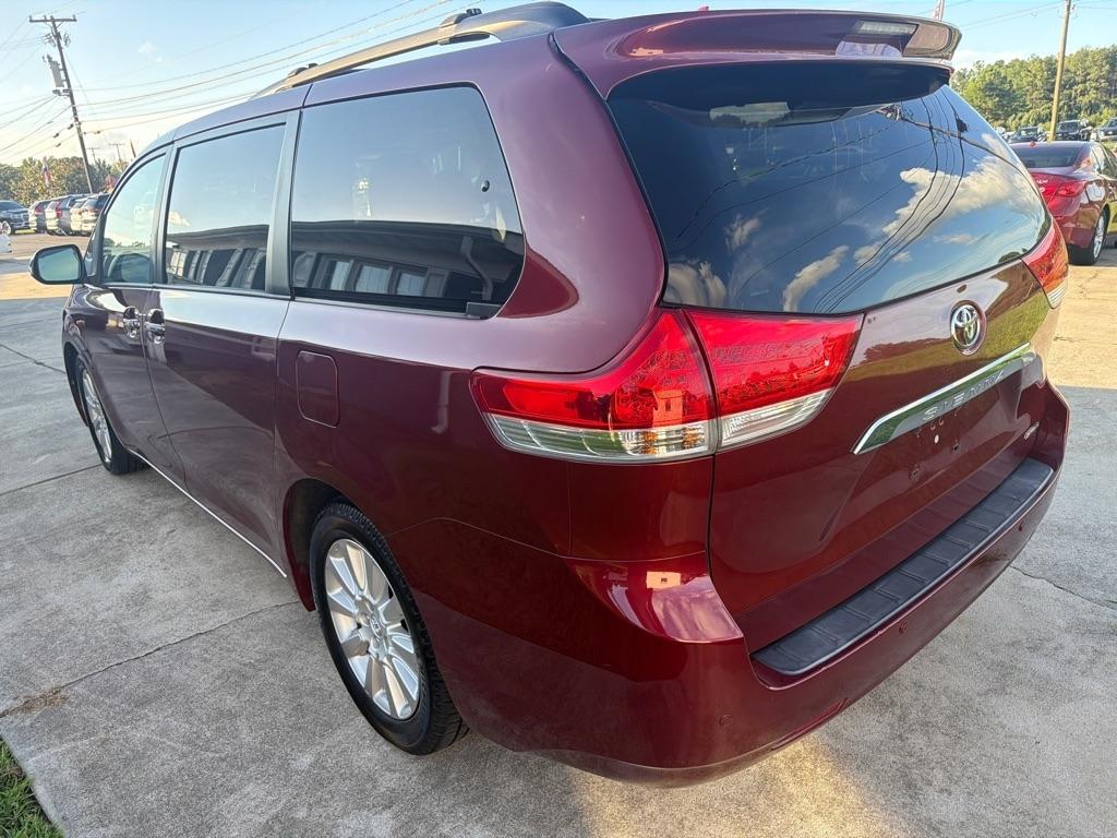 Toyota Sienna 5dr 7-Pass Van V6 XLE AAS FWD (Natl) 2014