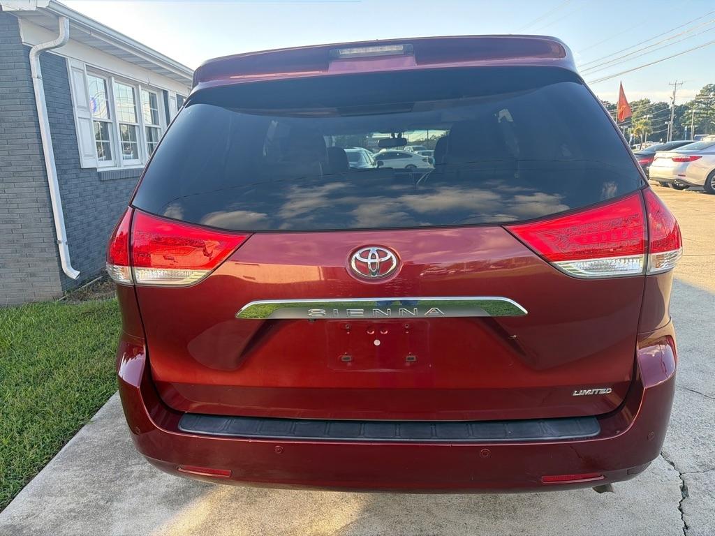 Toyota Sienna 5dr 7-Pass Van V6 XLE AAS FWD (Natl) 2014