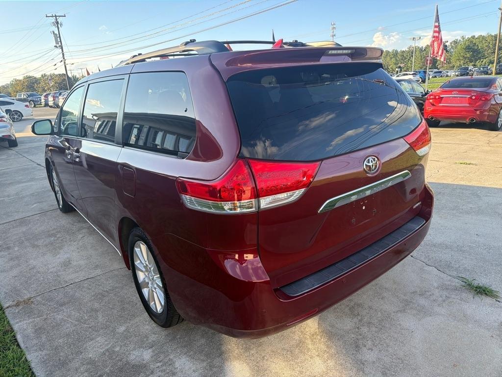 Toyota Sienna 5dr 7-Pass Van V6 XLE AAS FWD (Natl) 2014