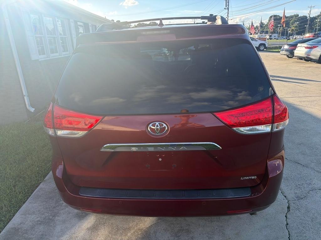 Toyota Sienna 5dr 7-Pass Van V6 XLE AAS FWD (Natl) 2014