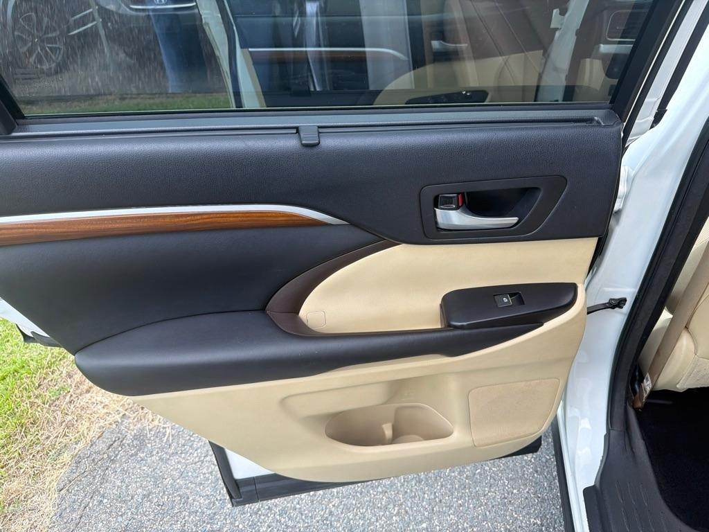 Toyota Highlander Limited V6 FWD (Natl) 2018