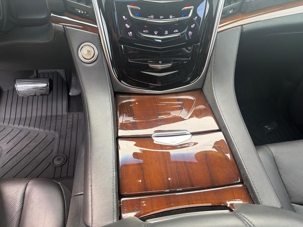 Cadillac Escalade 4WD 4dr Premium Luxury 2018