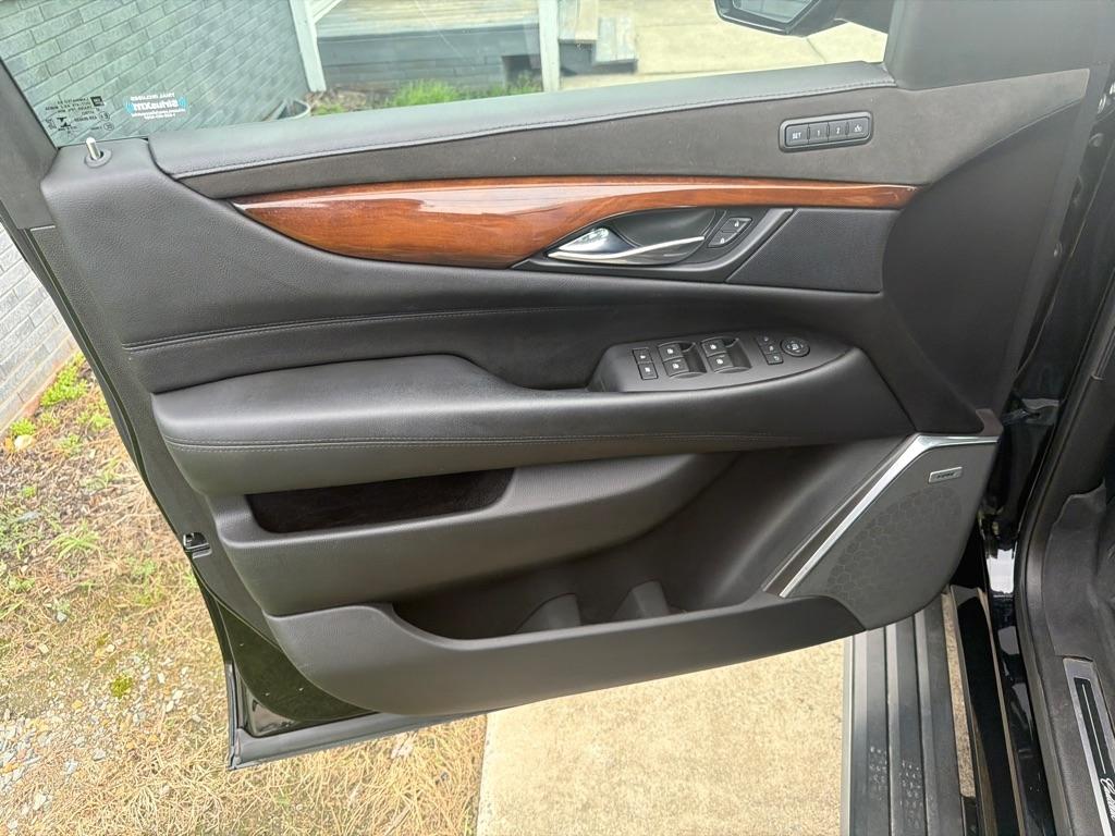 Cadillac Escalade 4WD 4dr Premium Luxury 2018