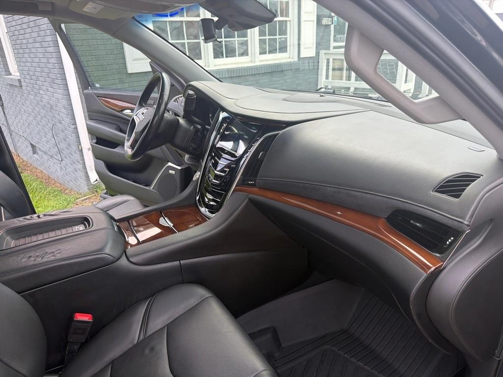 Cadillac Escalade 4WD 4dr Premium Luxury 2018