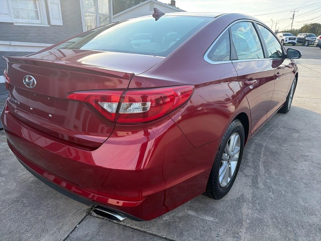 Hyundai Sonata 4dr Sdn 2.4L SE 2015