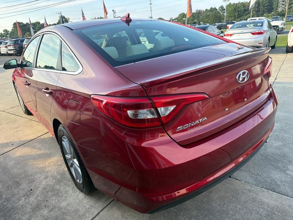 Hyundai Sonata 4dr Sdn 2.4L SE 2015